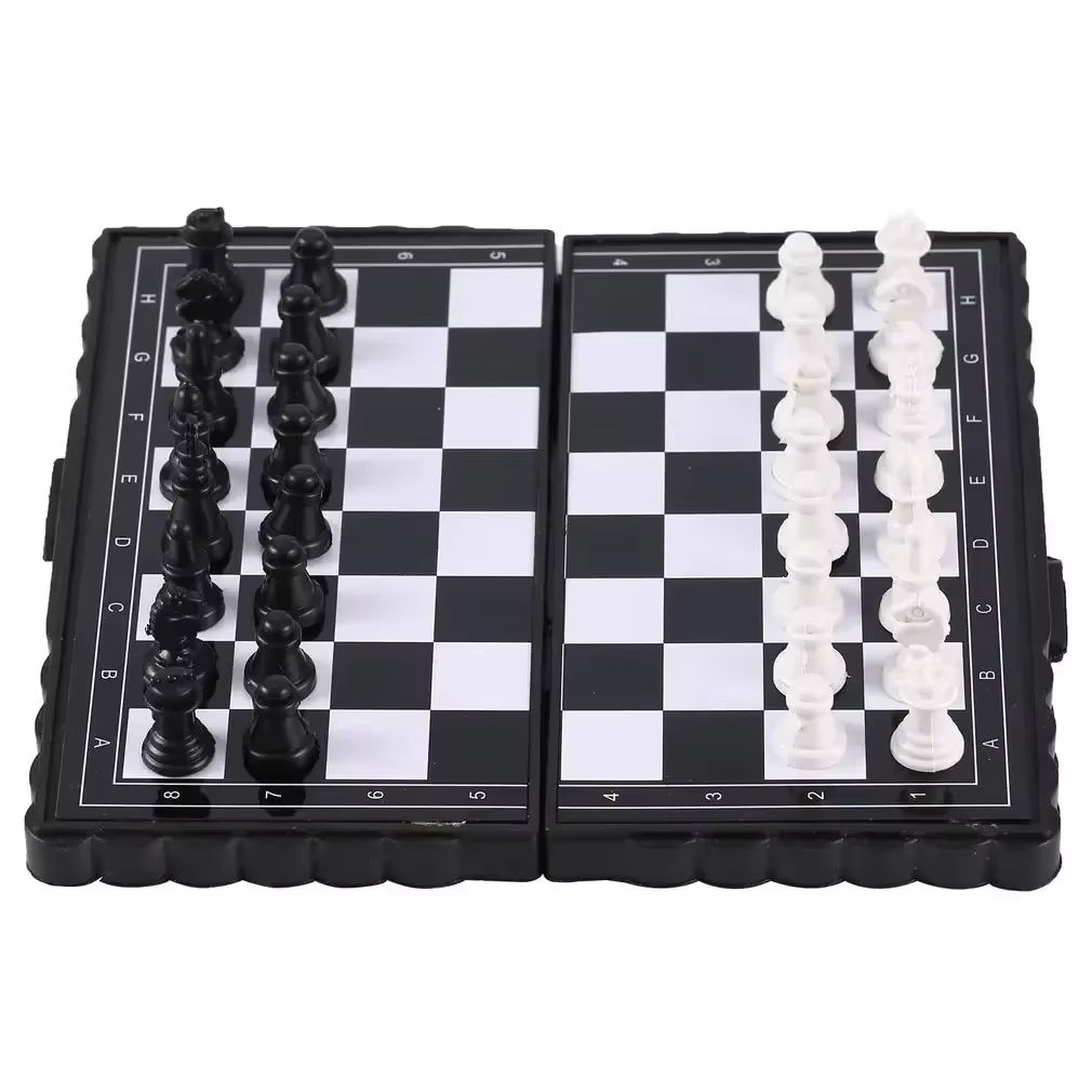 Kids Outdoor Games - 1Pc ミニ磁気チェスセット折りたたみ磁気プラスチックチェス盤ボードゲームポータブル子供のおもちゃポータブル屋外